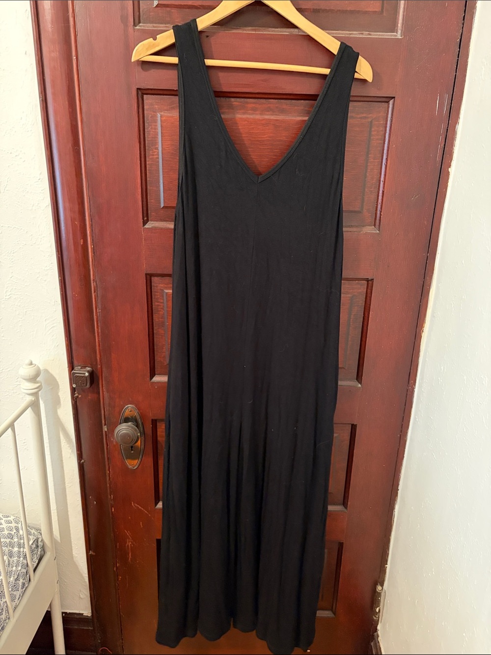 Classic Black V-Neck Sleeveless Maxi Dress